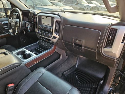 Used 2015 GMC Sierra 1500 SLT w/ SLT Crew Cab Value Package AWD/4WD image 32