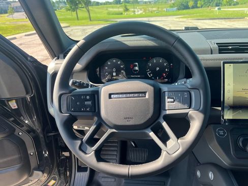 New 2026 Land Rover Defender 110 X-Dynamic SE AWD/4WD image 15