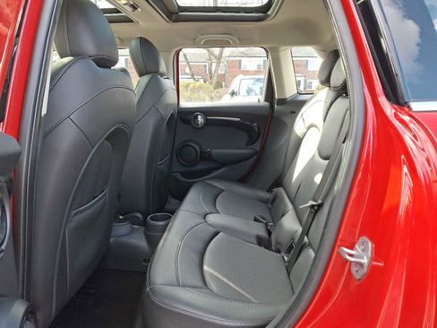 Used 2019 MINI Cooper S w/ Signature Upholstery Package image 10