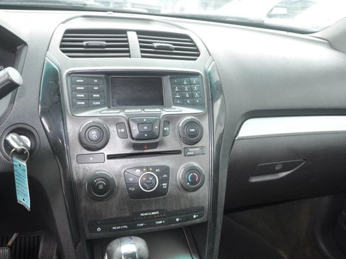 Used 2014 Ford Explorer XLT AWD/4WD image 23