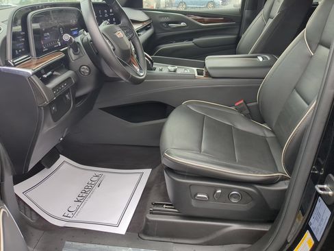 Certified 2023 Cadillac Escalade Premium Luxury w/ LPO, Floor Liner Package AWD/4WD image 18