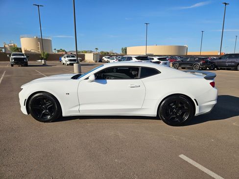 Certified 2023 Chevrolet Camaro LT RWD image 2