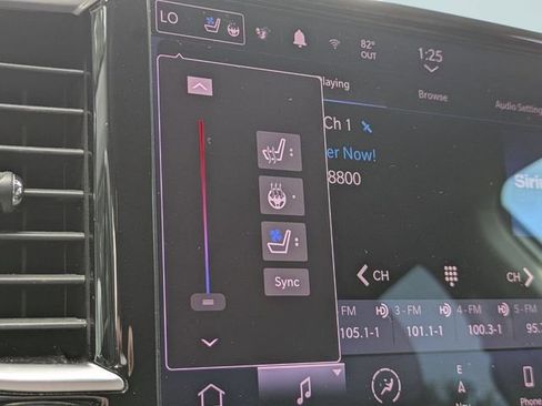 Used 2022 Chrysler Pacifica Limited w/ Uconnect Theater Family Group FWD image 27