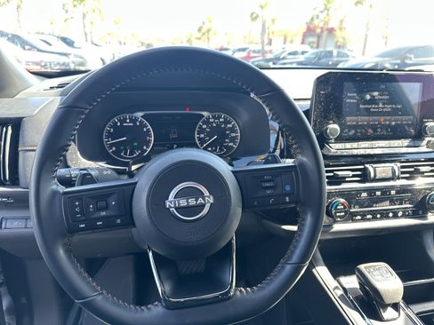 Used 2024 Nissan Pathfinder Rock Creek image 11