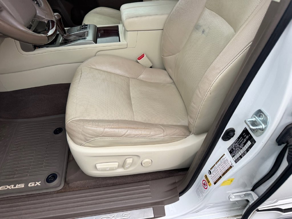 Used 2019 Lexus GX 460 Premium w/ Premium Package AWD/4WD image 6