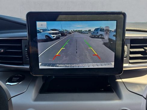 Used 2022 Ford Explorer XLT w/ Equipment Group 202A AWD/4WD image 19