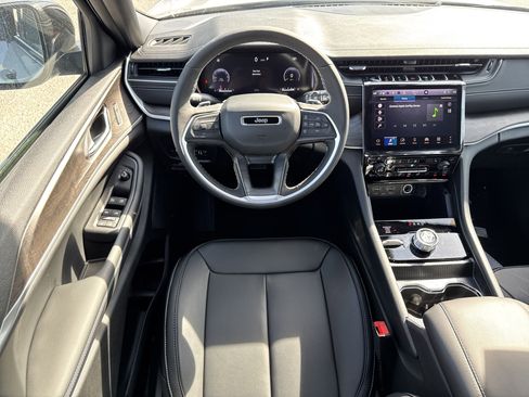 New 2025 Jeep Grand Cherokee Limited image 14