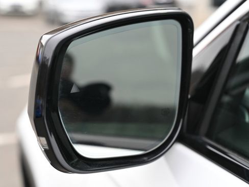 Used 2024 Jeep Grand Cherokee L Limited w/ Luxury Tech Group II image 12