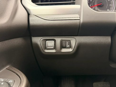 Used 2019 GMC Acadia SLT FWD image 17