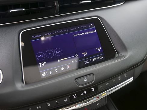 Used 2023 Cadillac XT4 Luxury w/ Driver Awareness Package image 16