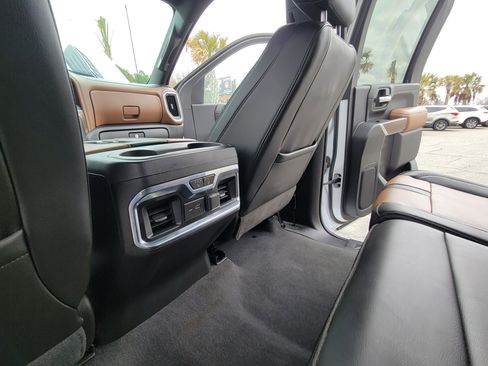 Used 2020 Chevrolet Silverado 3500 High Country image 40