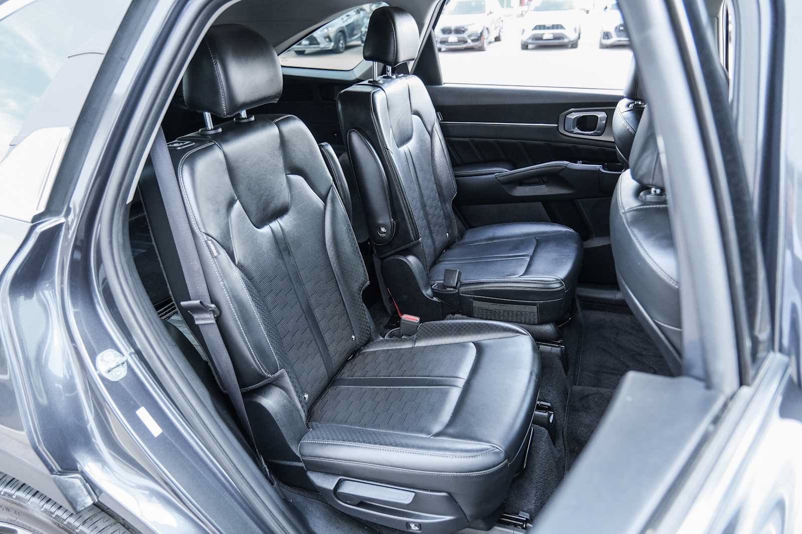Used 2024 Kia Sorento SX FWD image 29