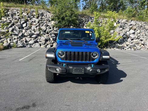 Used 2024 Jeep Wrangler Unlimited Rubicon 4xe w/ Safety Group AWD/4WD image 2