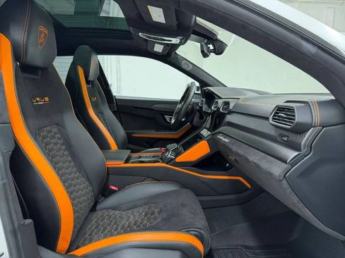 Used 2022 Lamborghini Urus AWD/4WD image 10