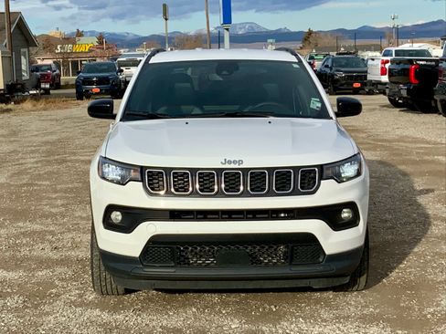 Used 2024 Jeep Compass Latitude image 8