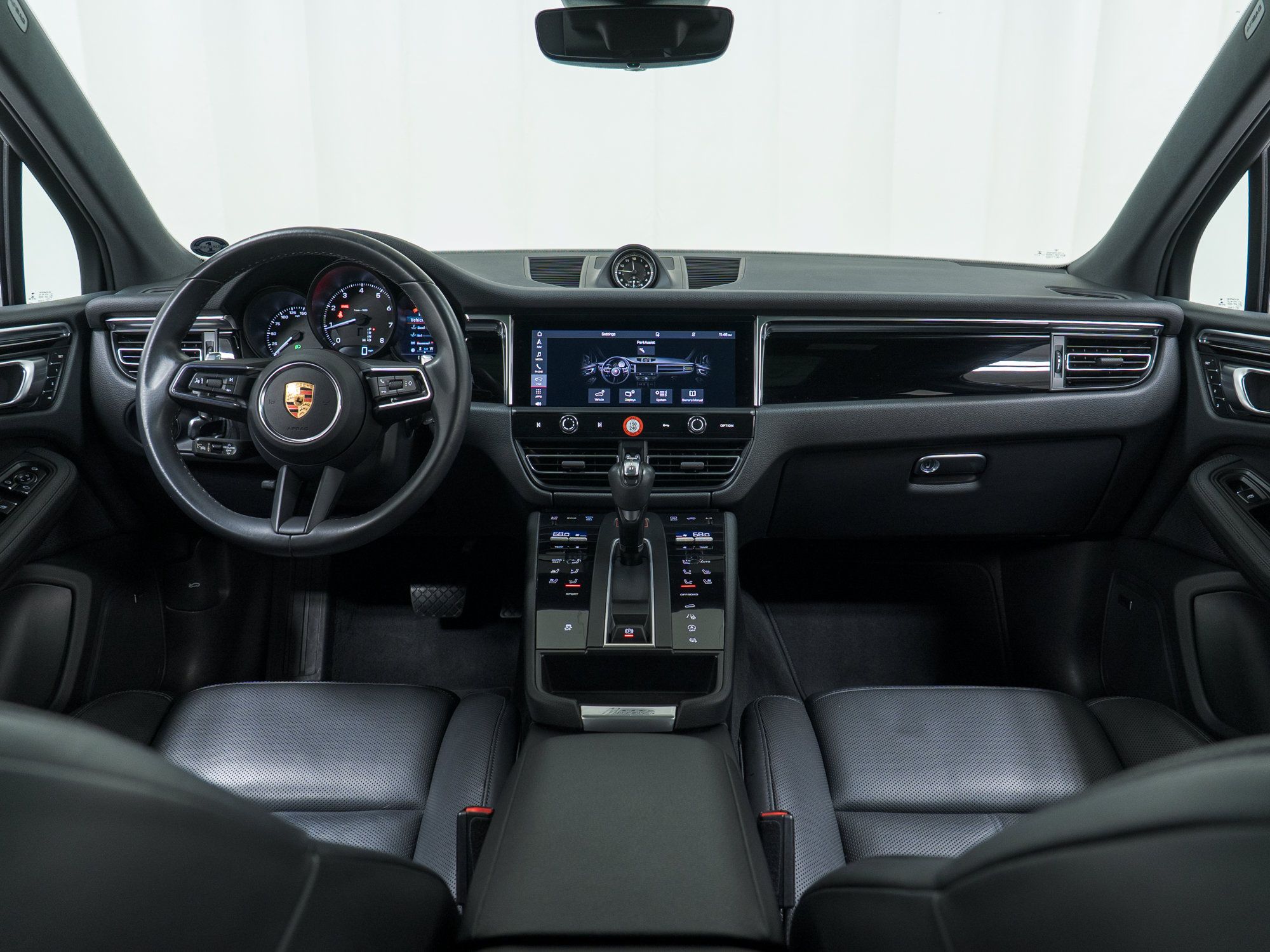 Certified 2023 Porsche Macan AWD/4WD image 19