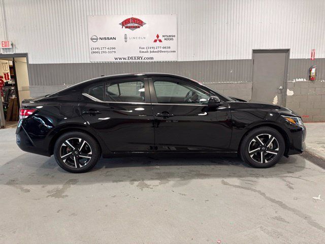 Used 2025 Nissan Sentra SV FWD image 3