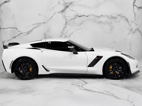Used 2017 Chevrolet Corvette Z06 RWD image 12