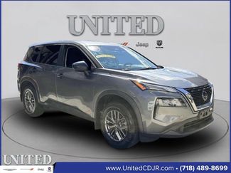 Used 2021 Nissan Rogue S video 2