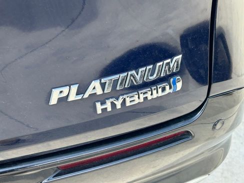 Used 2023 Toyota Sienna Platinum FWD image 13