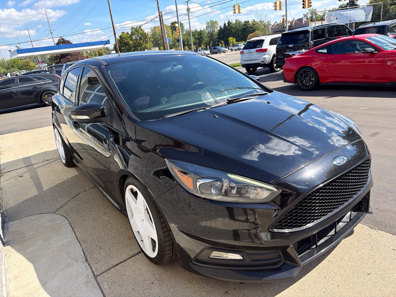 Used 2018 Ford Focus ST w/ Equipment Group 401A FWD image 8