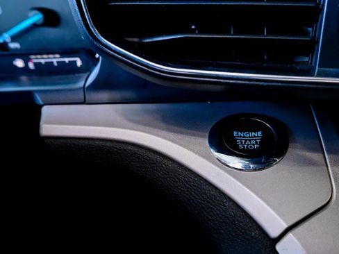 Used 2023 Ford Explorer XLT w/ Equipment Group 202A image 39