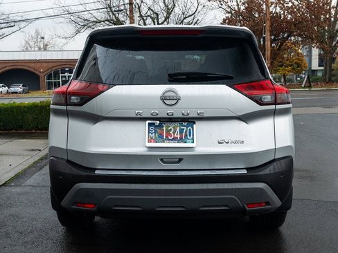 Used 2022 Nissan Rogue SV image 5