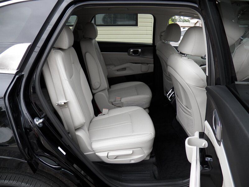 Used 2022 Kia Sorento SX AWD/4WD image 15