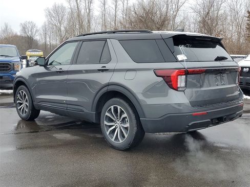 New 2026 Ford Explorer ST-Line image 4