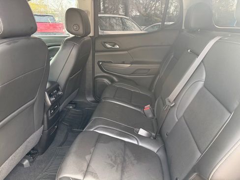 Used 2023 GMC Acadia SLT image 13