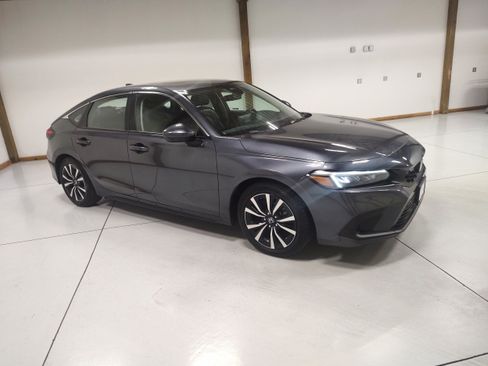 Used 2024 Honda Civic EX-L image 2