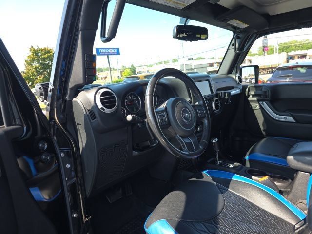 Used 2016 Jeep Wrangler Unlimited Sahara w/ Dual Top Group AWD/4WD image 15