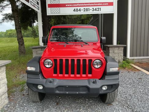 Used 2020 Jeep Wrangler Sport AWD/4WD image 2