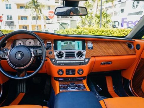 Used 2016 Rolls-Royce Dawn image 95