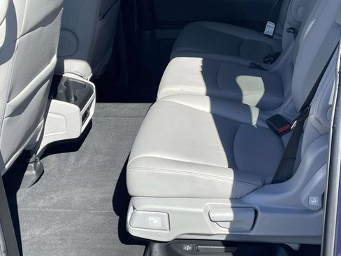 Used 2024 Honda Odyssey Touring image 17