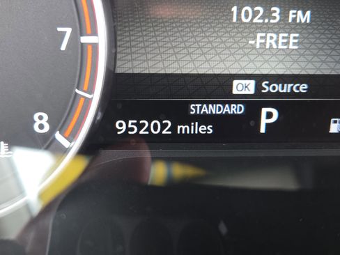 Used 2021 Nissan Rogue S image 28