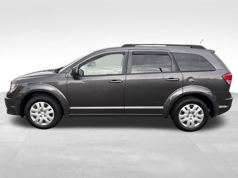 Used 2017 Dodge Journey SE w/ Flexible Seating Group FWD image 2