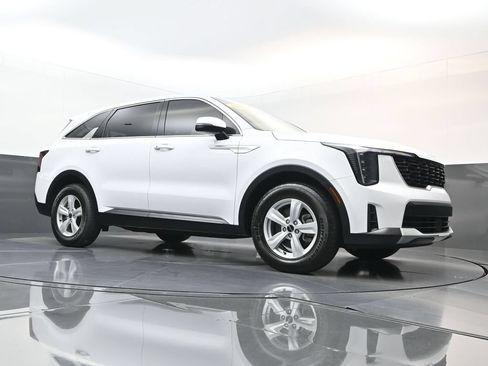 Used 2025 Kia Sorento LX FWD image 21