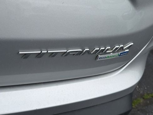 Used 2019 Ford Edge Titanium w/ Cold Weather Package AWD/4WD image 10