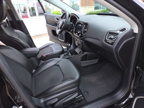 Certified 2018 Jeep Compass Latitude w/ Popular Equipment Group FWD image 21
