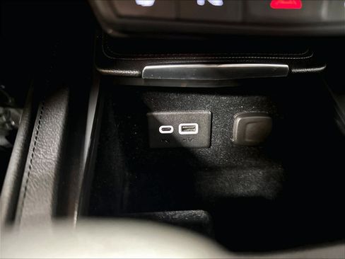 Used 2019 Cadillac XT4 Sport w/ Cold Weather Package FWD image 33