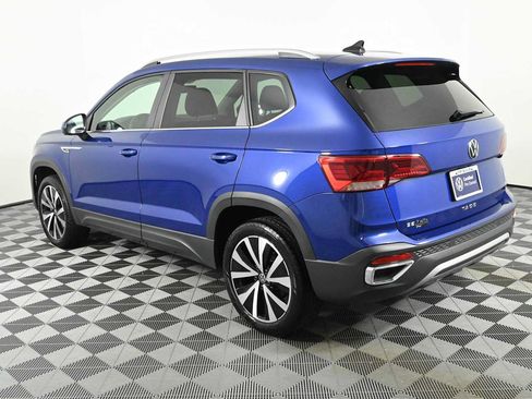 Certified 2023 Volkswagen Taos SE FWD image 6