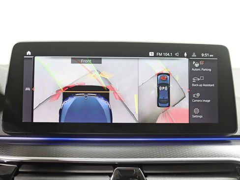 Used 2022 BMW M550i xDrive image 22