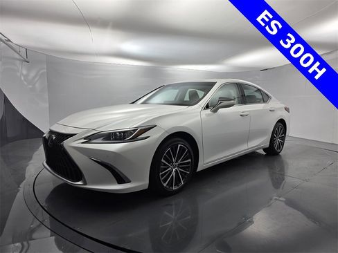 Used 2025 Lexus ES 300h w/ Premium Package image 8