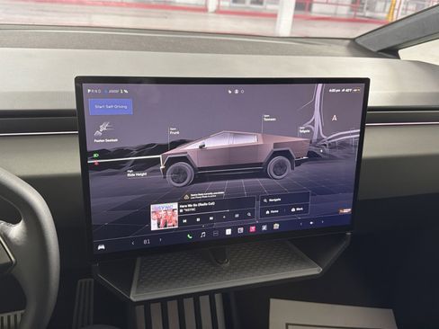 Used 2024 Tesla Cybertruck AWD Crew Cab image 16