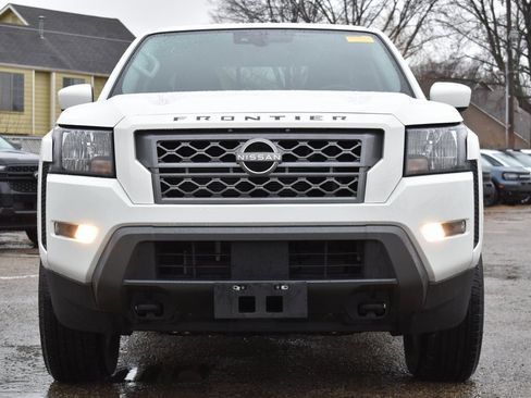 Used 2022 Nissan Frontier SV w/ Technology Package image 2