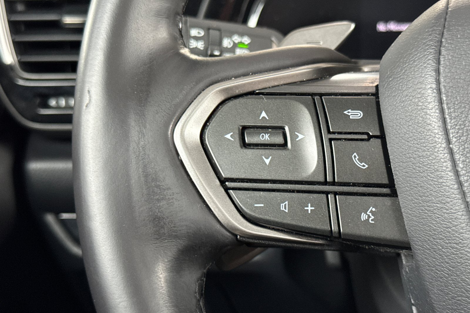 Used 2025 Lexus NX 250 FWD w/ Accessory Package (Z2) image 28