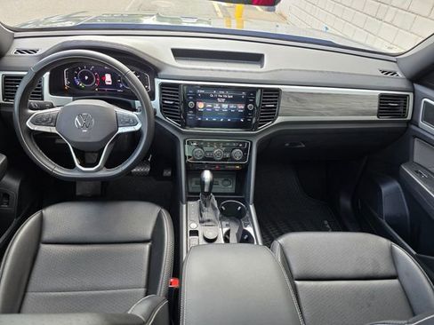 Used 2022 Volkswagen Atlas Cross Sport SE w/ Panoramic Sunroof Package AWD/4WD image 2