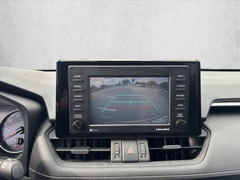 Used 2020 Toyota RAV4 XLE Premium FWD image 15