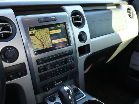 Used 2010 Ford F150 Raptor image 19